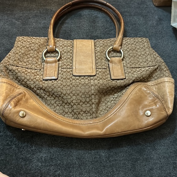 LARGE COACH PURSE - Picture 2 of 10